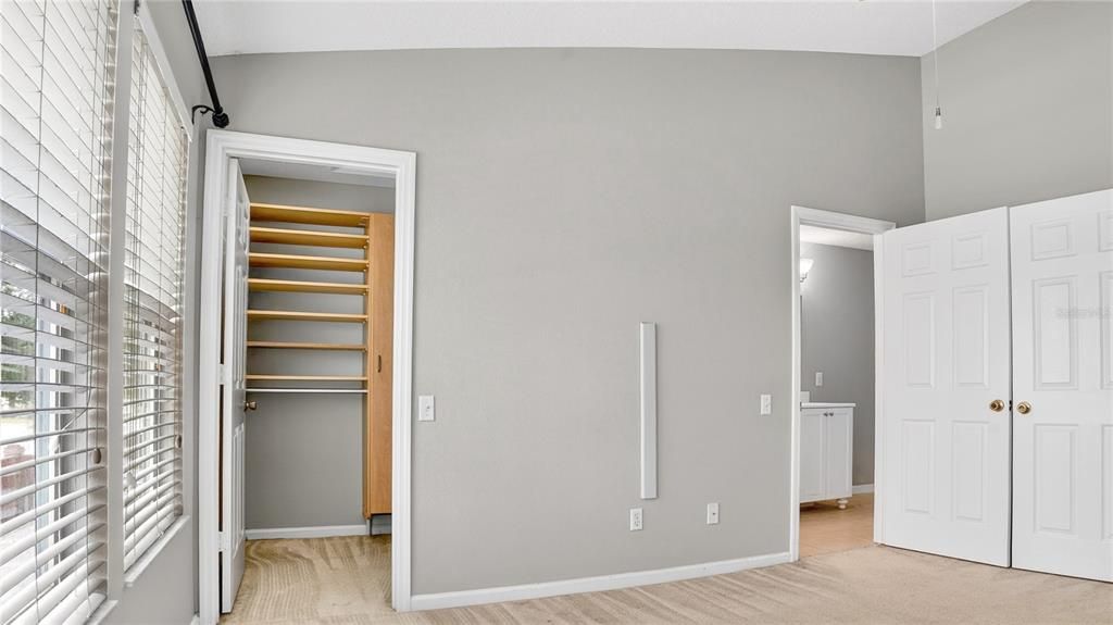 For Sale: $355,000 (2 beds, 2 baths, 1550 Square Feet)