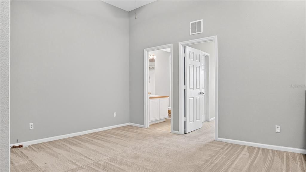 For Sale: $355,000 (2 beds, 2 baths, 1550 Square Feet)