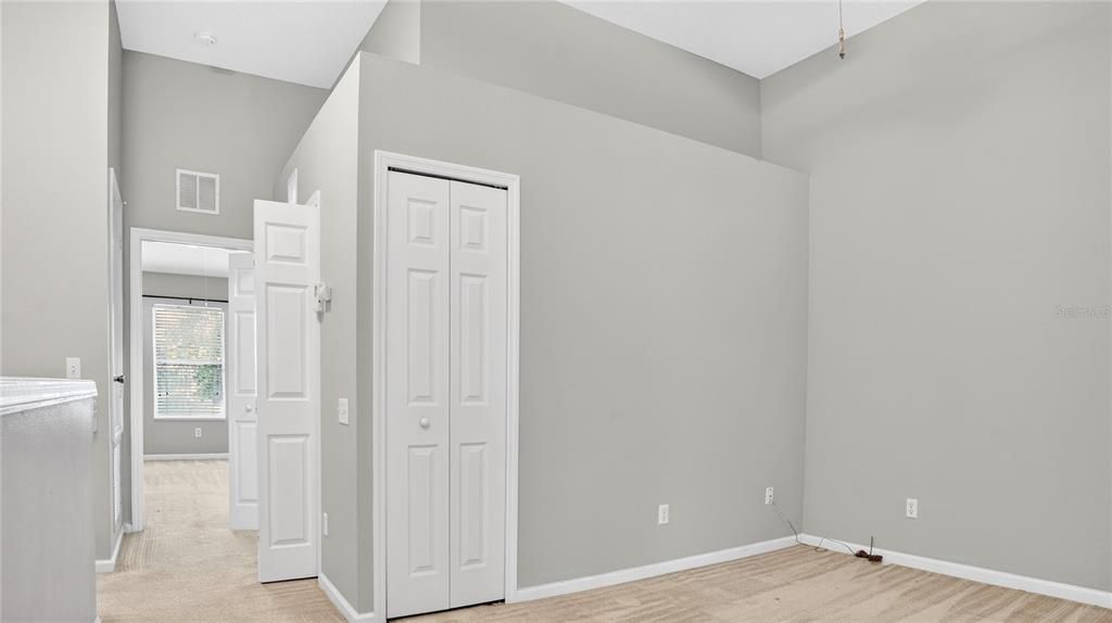 For Sale: $355,000 (2 beds, 2 baths, 1550 Square Feet)