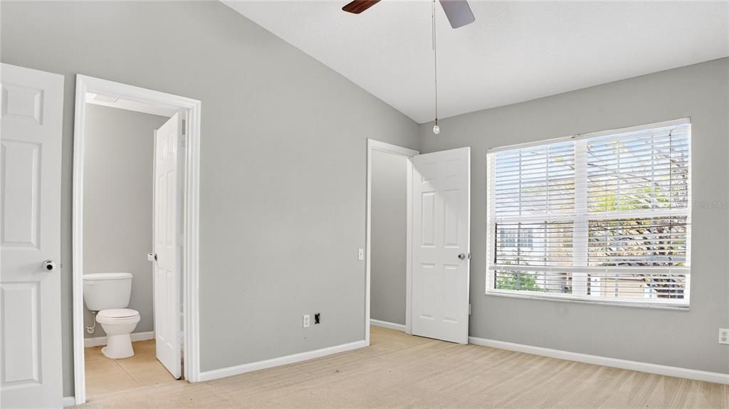 For Sale: $355,000 (2 beds, 2 baths, 1550 Square Feet)