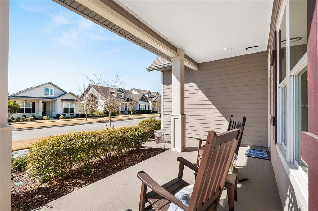 Active With Contract: $459,000 (3 beds, 2 baths, 1584 Square Feet)