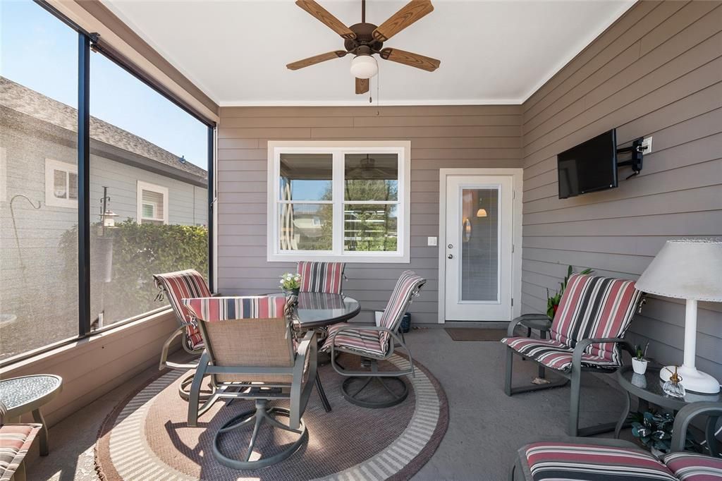 Active With Contract: $459,000 (3 beds, 2 baths, 1584 Square Feet)