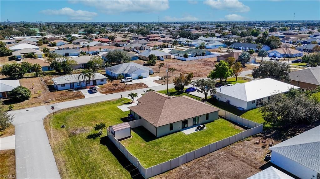 待售: $575,000 (6 贝兹, 0 浴室, 2418 平方英尺)