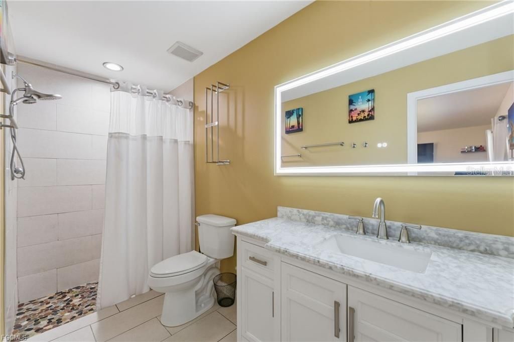 待售: $575,000 (6 贝兹, 0 浴室, 2418 平方英尺)