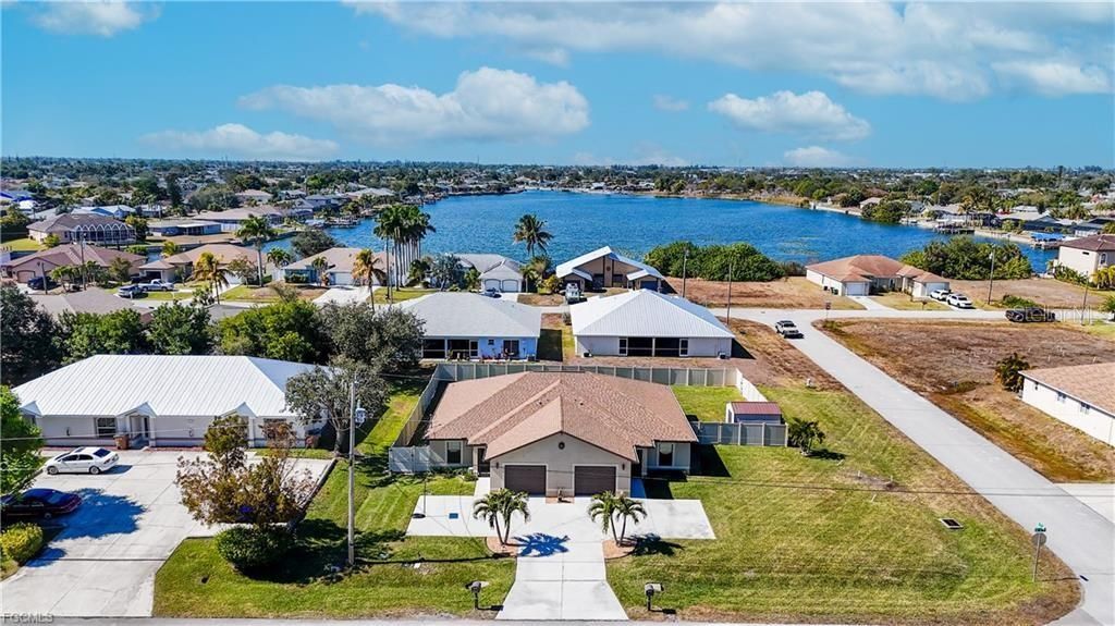 待售: $575,000 (6 贝兹, 0 浴室, 2418 平方英尺)