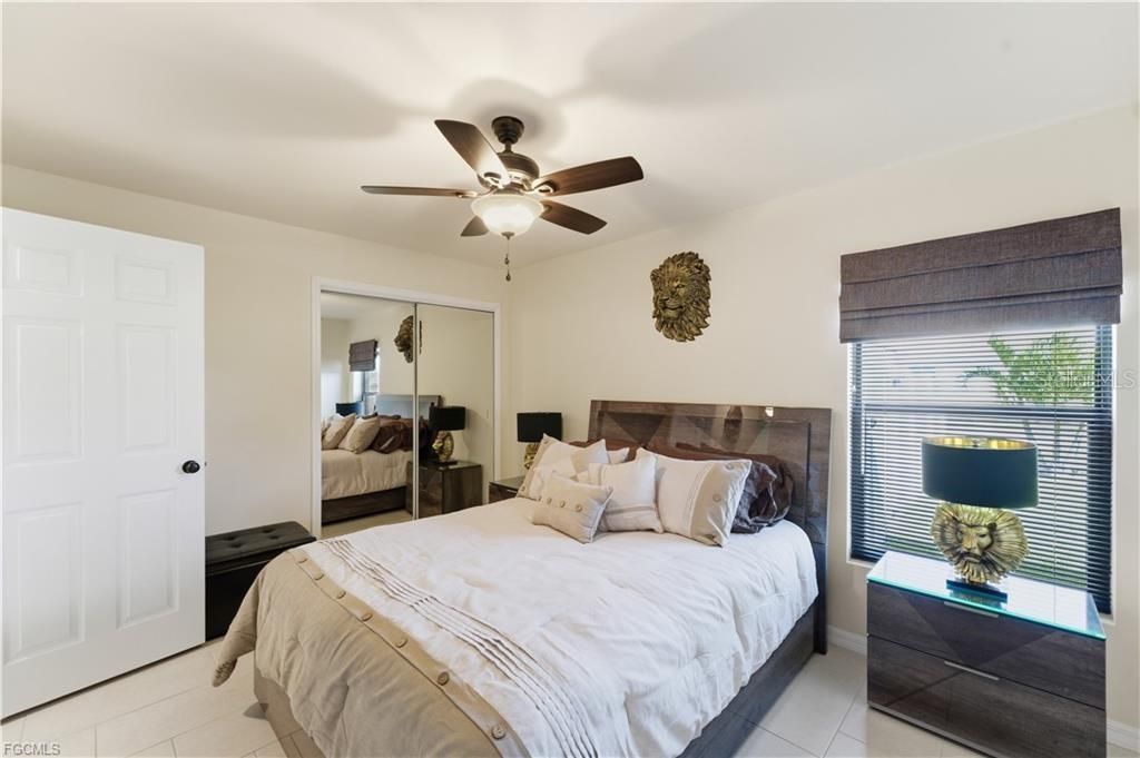 待售: $575,000 (6 贝兹, 0 浴室, 2418 平方英尺)