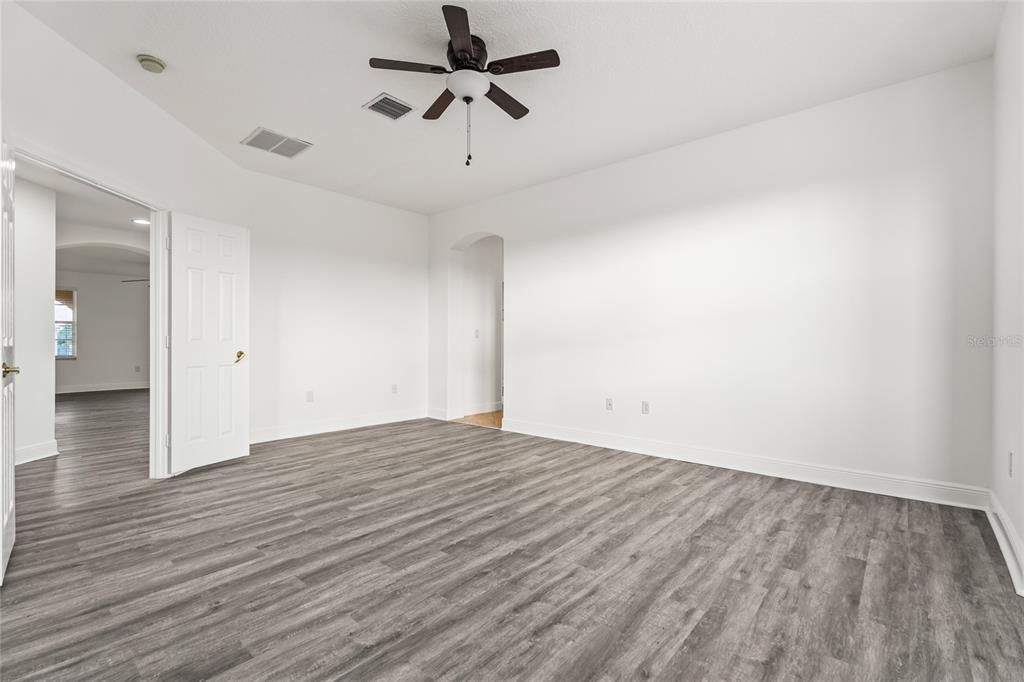 En Venta: $799,900 (4 camas, 2 baños, 3662 Pies cuadrados)