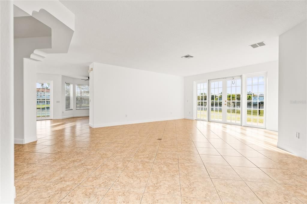 En Venta: $799,900 (4 camas, 2 baños, 3662 Pies cuadrados)