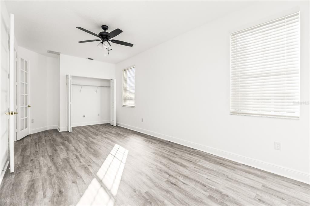 En Venta: $799,900 (4 camas, 2 baños, 3662 Pies cuadrados)