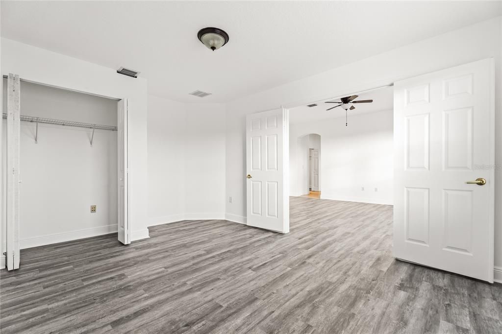 En Venta: $799,900 (4 camas, 2 baños, 3662 Pies cuadrados)