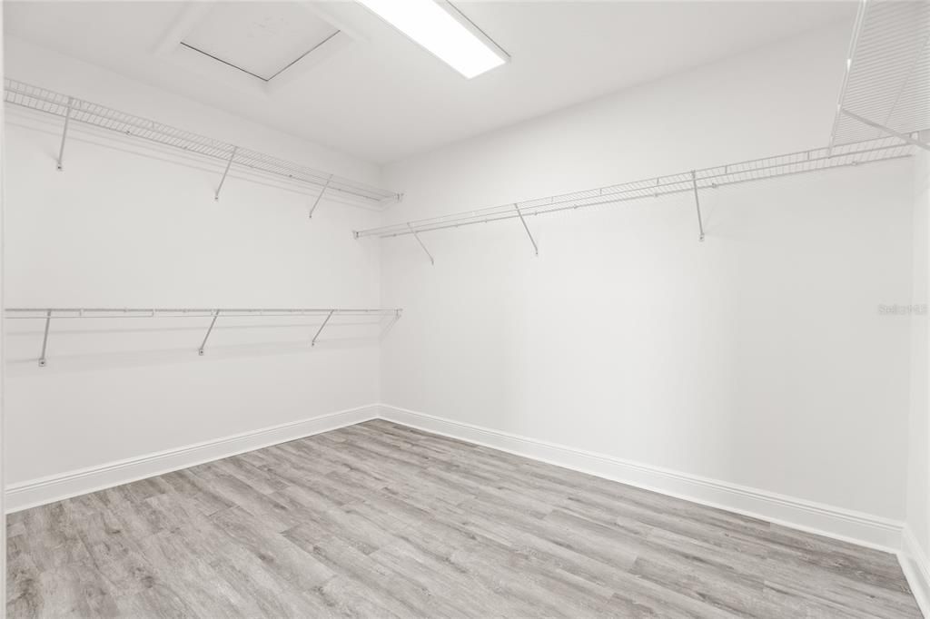 En Venta: $799,900 (4 camas, 2 baños, 3662 Pies cuadrados)