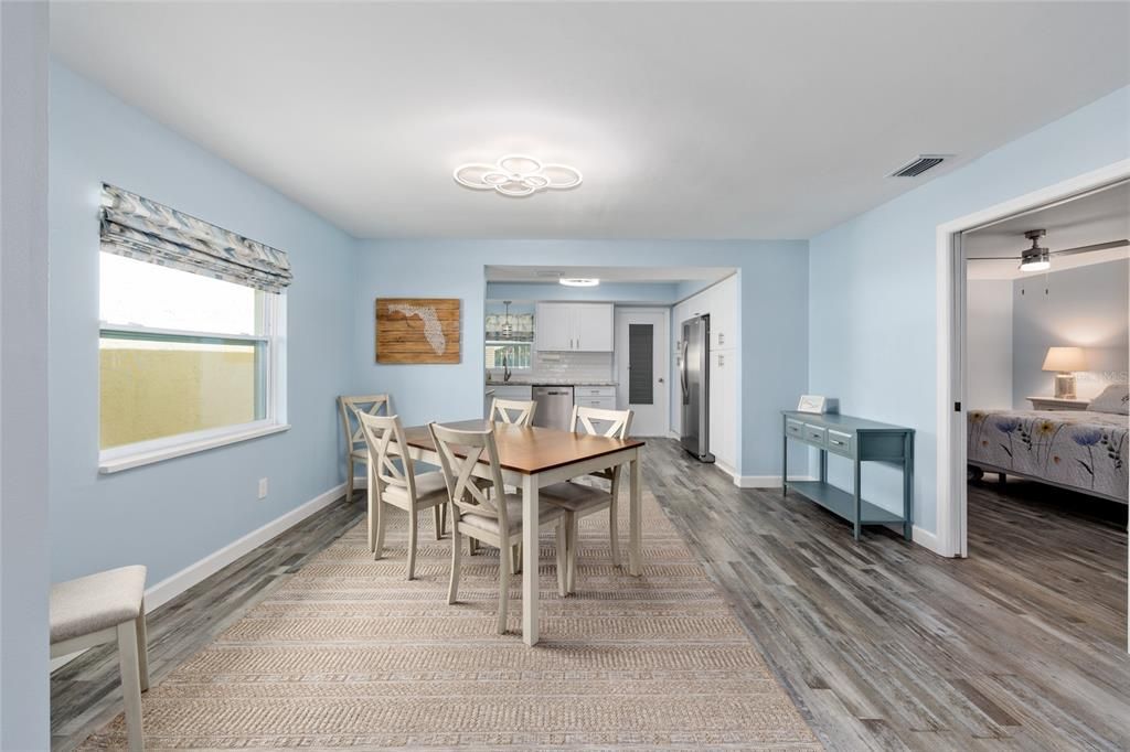 En Venta: $379,900 (2 camas, 2 baños, 1493 Pies cuadrados)