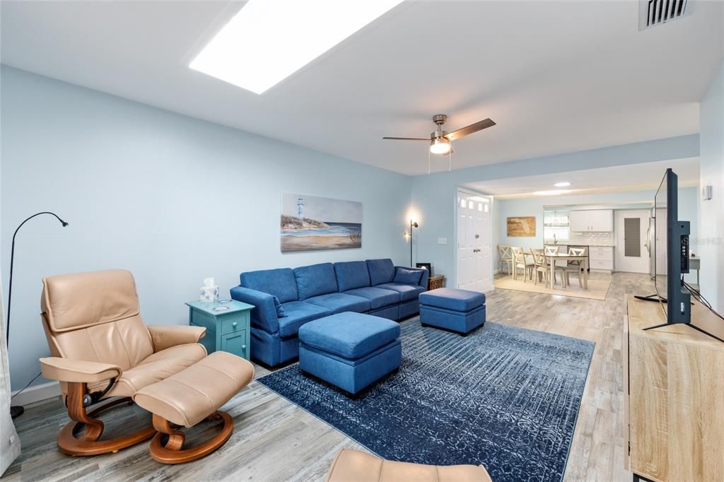 En Venta: $379,900 (2 camas, 2 baños, 1493 Pies cuadrados)