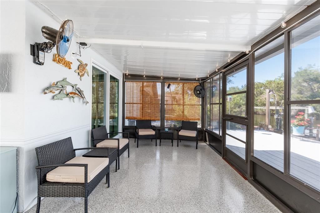 En Venta: $379,900 (2 camas, 2 baños, 1493 Pies cuadrados)