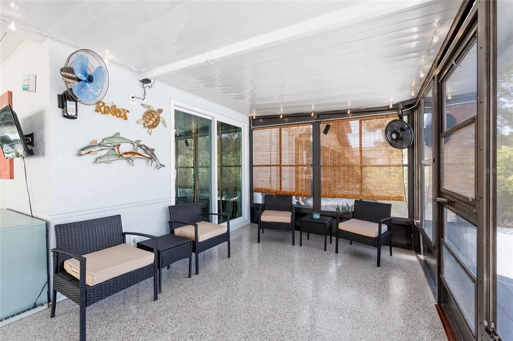 En Venta: $379,900 (2 camas, 2 baños, 1493 Pies cuadrados)