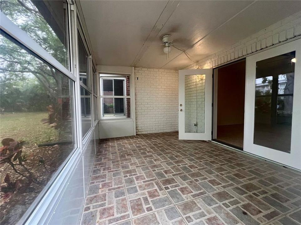 Activo con contrato: $99,900 (2 camas, 1 baños, 900 Pies cuadrados)