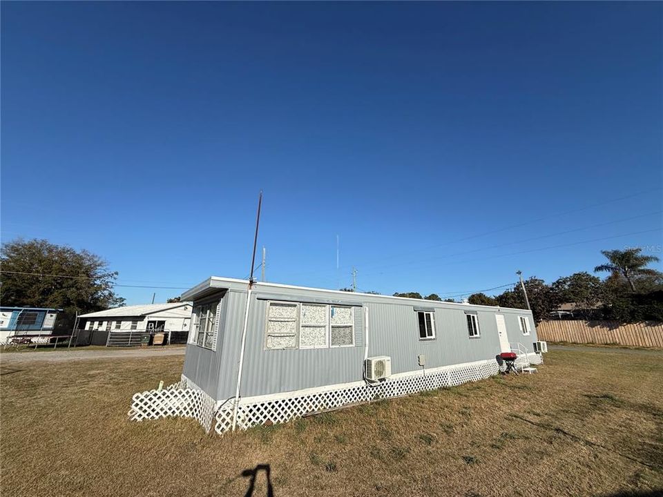 На продажу: $105,000 (2 спален, 1 ванн, 720 Квадратных фут)