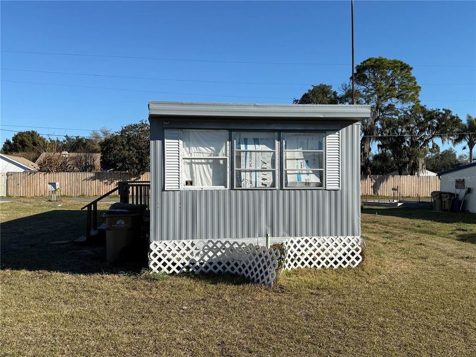 На продажу: $105,000 (2 спален, 1 ванн, 720 Квадратных фут)