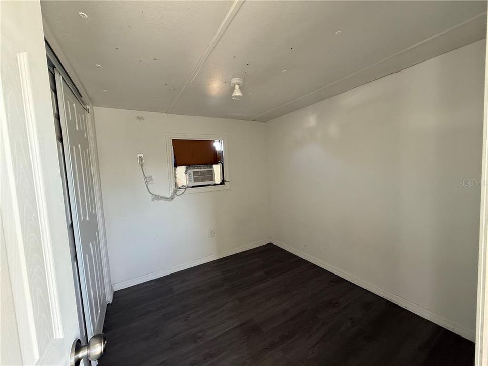 На продажу: $105,000 (2 спален, 1 ванн, 720 Квадратных фут)