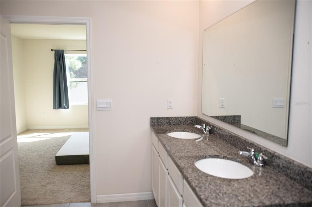 For Rent: $2,500 (4 beds, 2 baths, 1846 Square Feet)