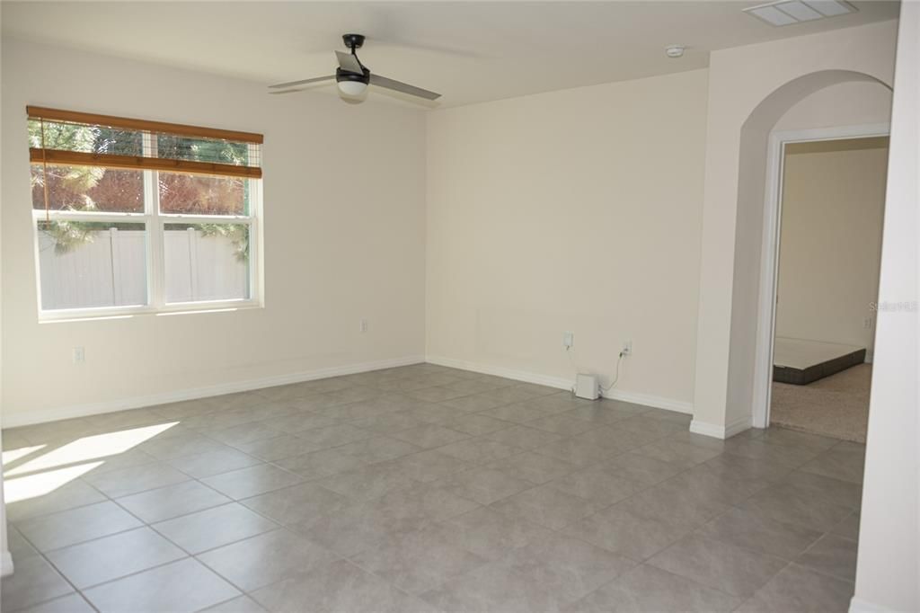For Rent: $2,500 (4 beds, 2 baths, 1846 Square Feet)
