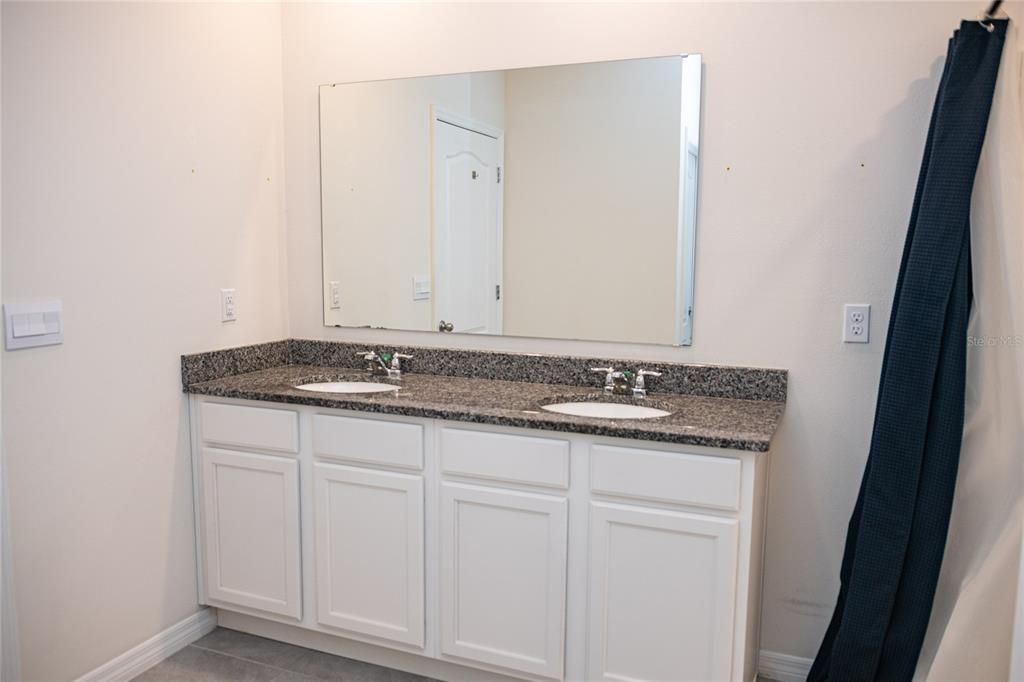 For Rent: $2,500 (4 beds, 2 baths, 1846 Square Feet)