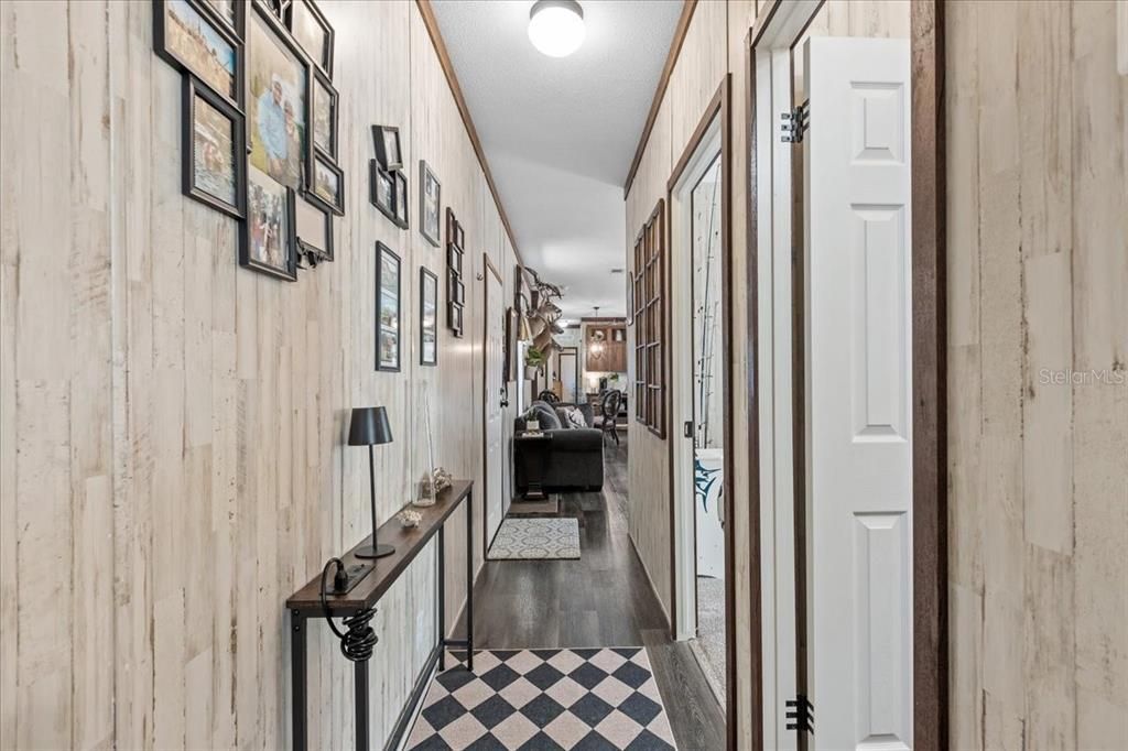 For Sale: $524,900 (5 beds, 4 baths, 2104 Square Feet)