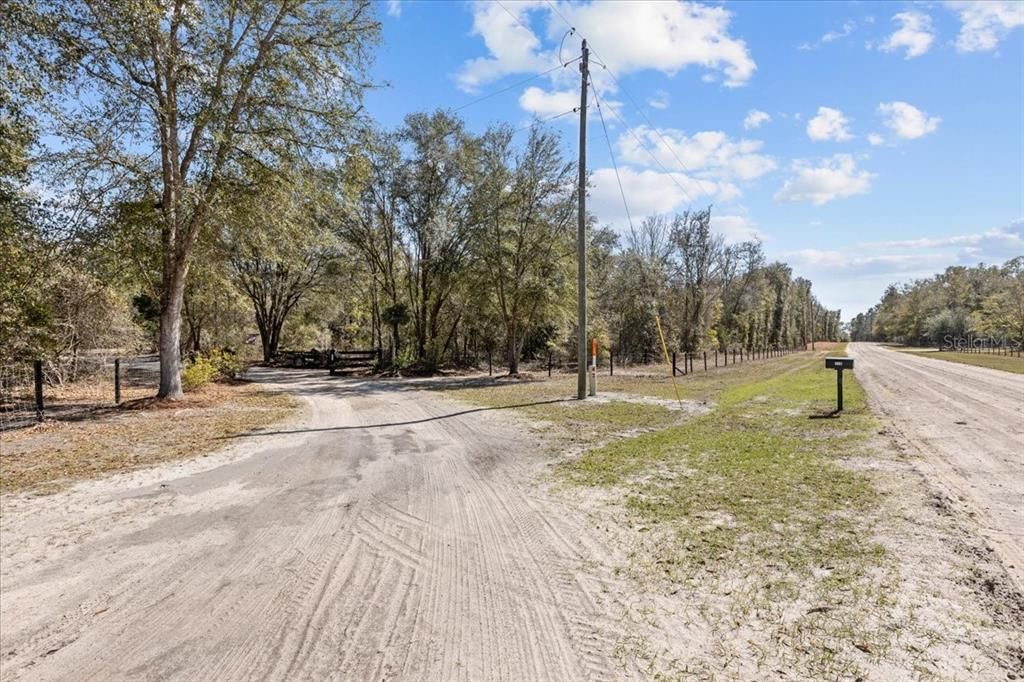 For Sale: $524,900 (5 beds, 4 baths, 2104 Square Feet)