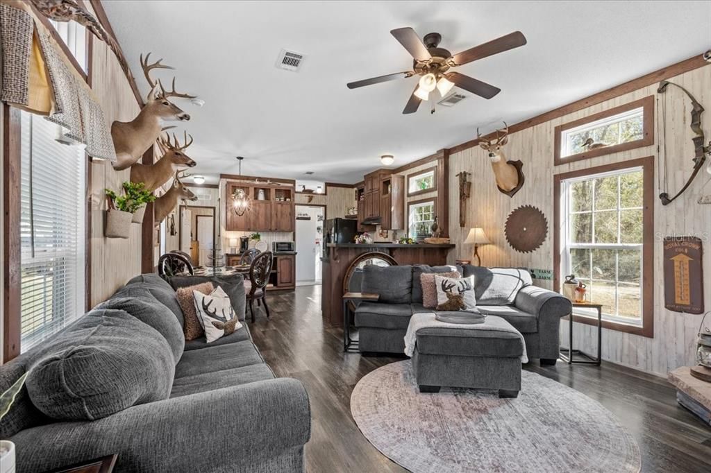 For Sale: $524,900 (5 beds, 4 baths, 2104 Square Feet)