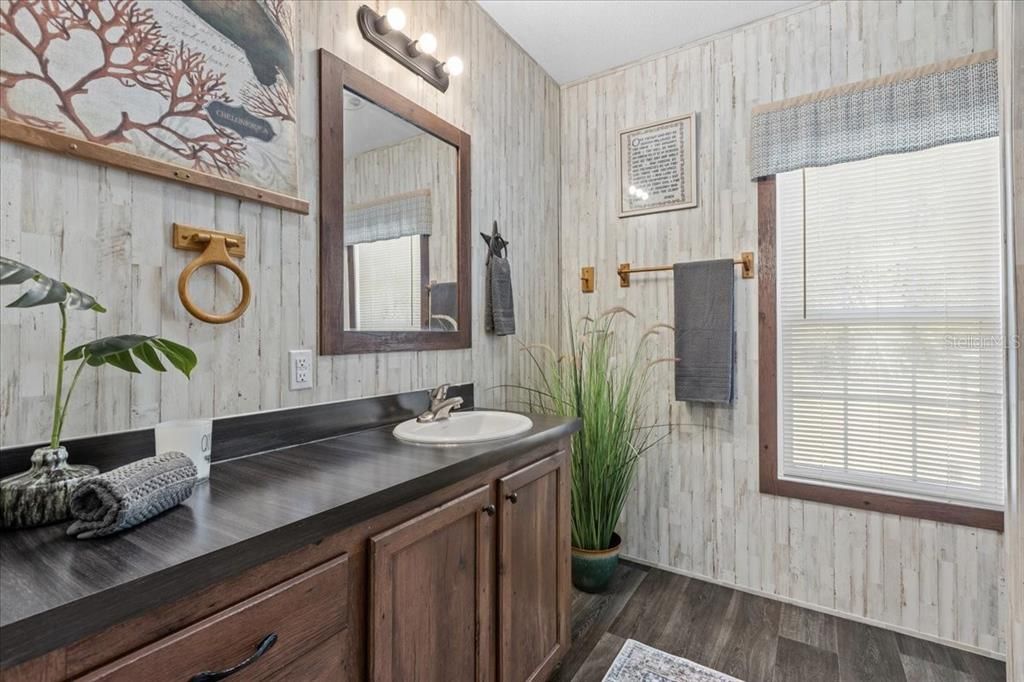 For Sale: $524,900 (5 beds, 4 baths, 2104 Square Feet)