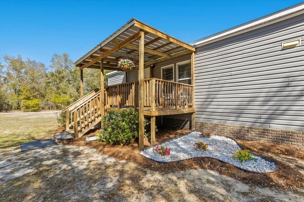 For Sale: $524,900 (5 beds, 4 baths, 2104 Square Feet)