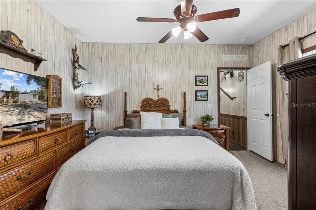 For Sale: $524,900 (5 beds, 4 baths, 2104 Square Feet)