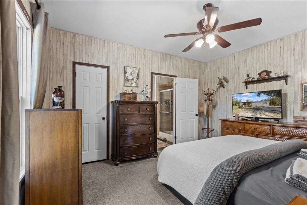 For Sale: $524,900 (5 beds, 4 baths, 2104 Square Feet)