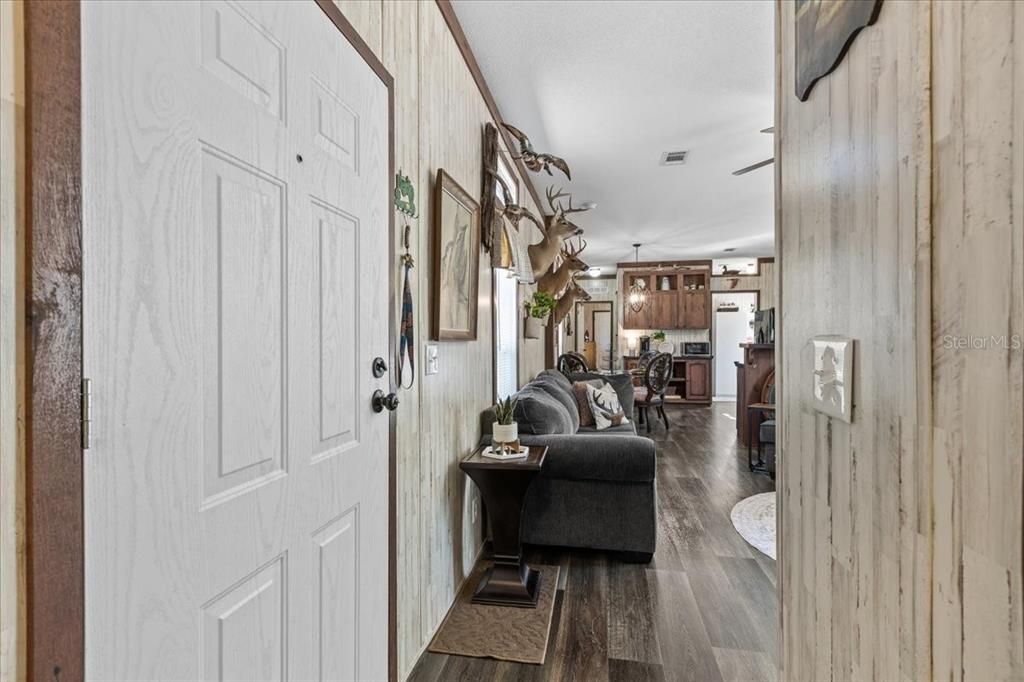 For Sale: $524,900 (5 beds, 4 baths, 2104 Square Feet)