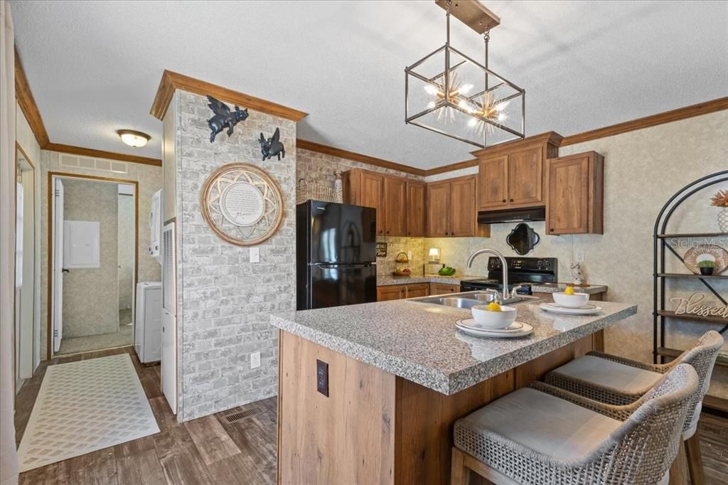 For Sale: $524,900 (5 beds, 4 baths, 2104 Square Feet)