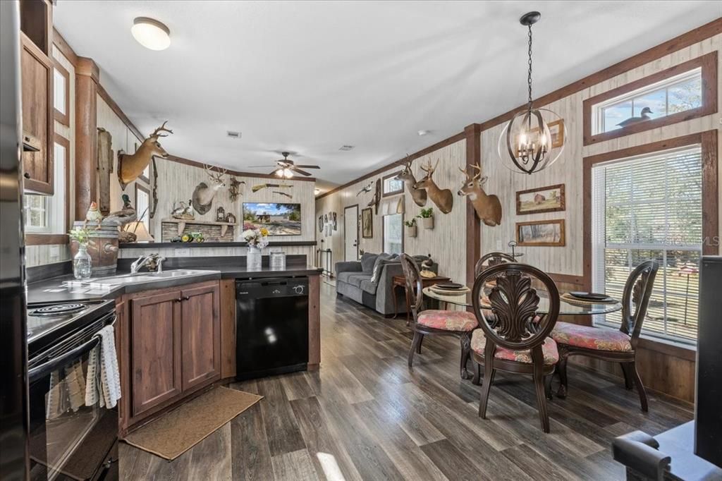 For Sale: $524,900 (5 beds, 4 baths, 2104 Square Feet)