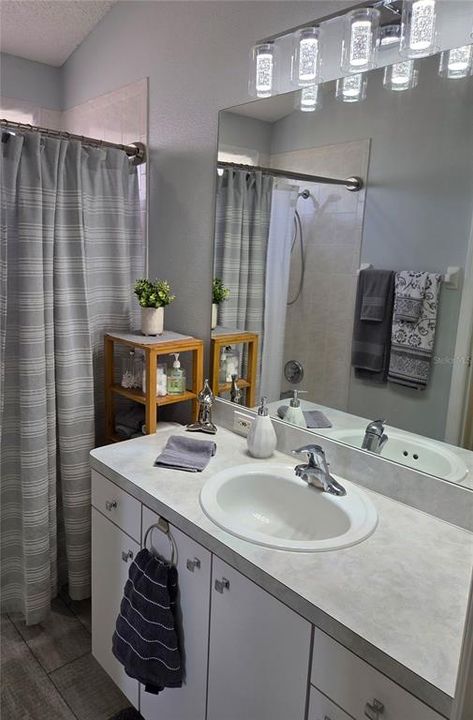 En Venta: $599,000 (3 camas, 2 baños, 1599 Pies cuadrados)