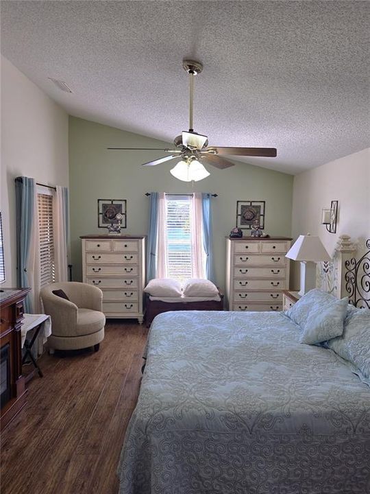 For Sale: $594,900 (3 beds, 2 baths, 1599 Square Feet)