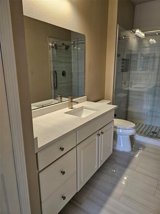 Active With Contract: $1,550 (1 beds, 1 baths, 942 Square Feet)