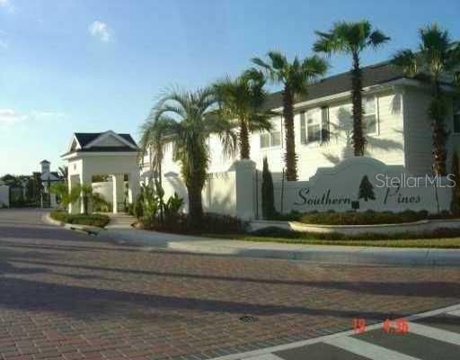 Active With Contract: $1,550 (1 beds, 1 baths, 942 Square Feet)