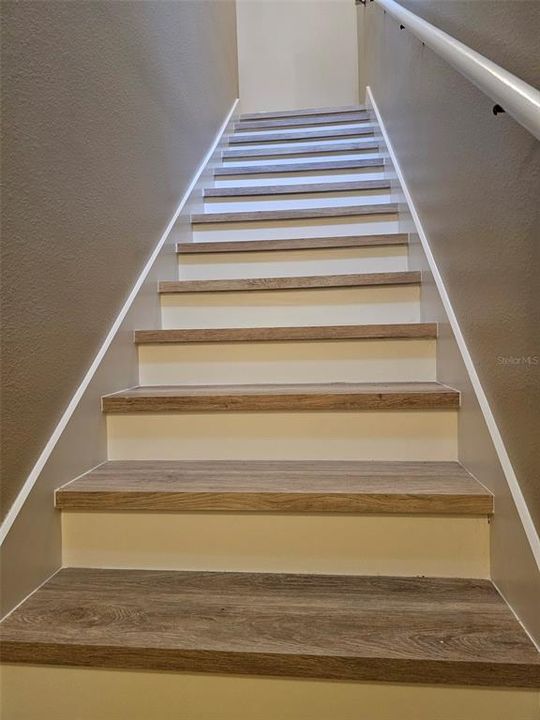 Active With Contract: $1,550 (1 beds, 1 baths, 942 Square Feet)