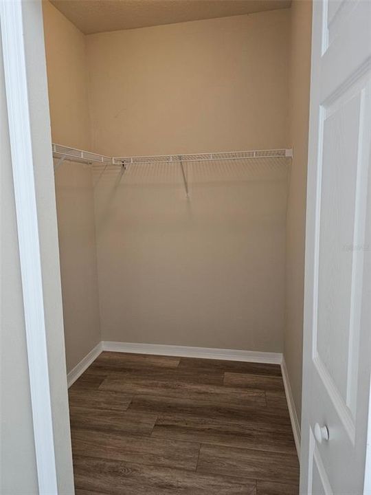 Active With Contract: $1,550 (1 beds, 1 baths, 942 Square Feet)
