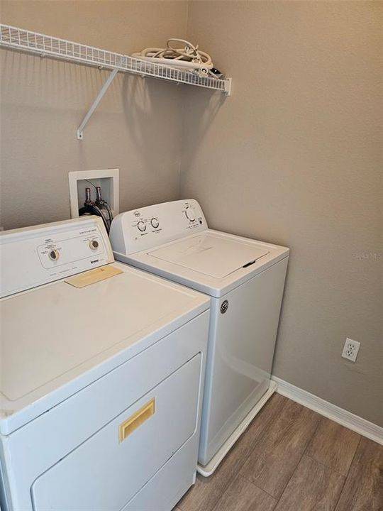 Active With Contract: $1,550 (1 beds, 1 baths, 942 Square Feet)