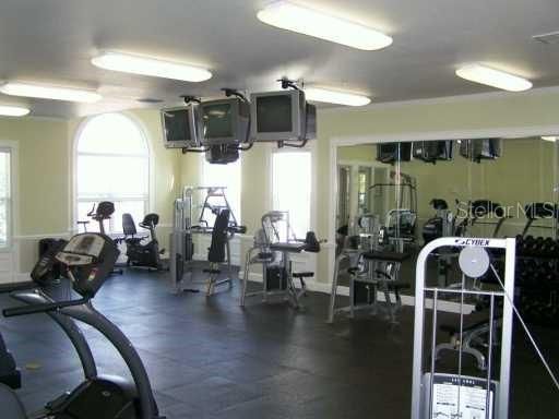 Active With Contract: $1,550 (1 beds, 1 baths, 942 Square Feet)