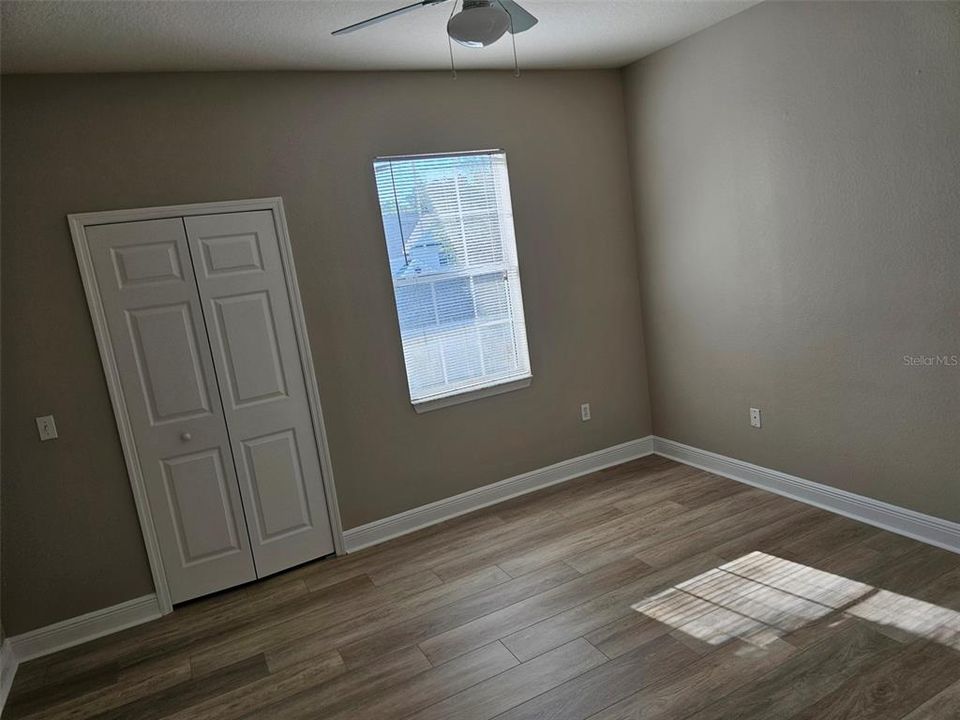 Active With Contract: $1,550 (1 beds, 1 baths, 942 Square Feet)
