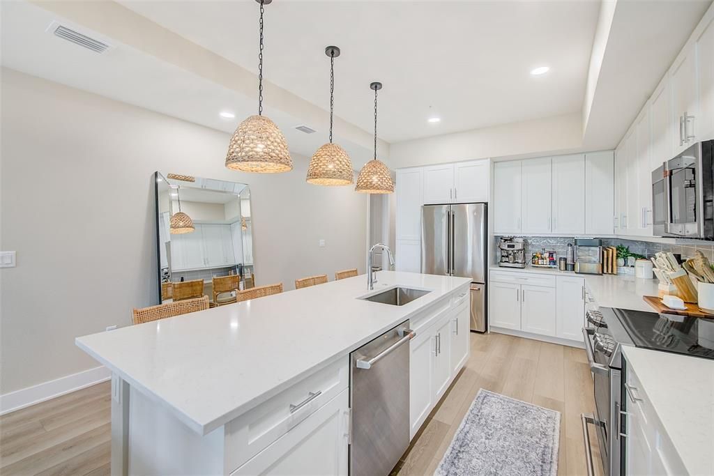 En Venta: $1,290,000 (3 camas, 3 baños, 1978 Pies cuadrados)