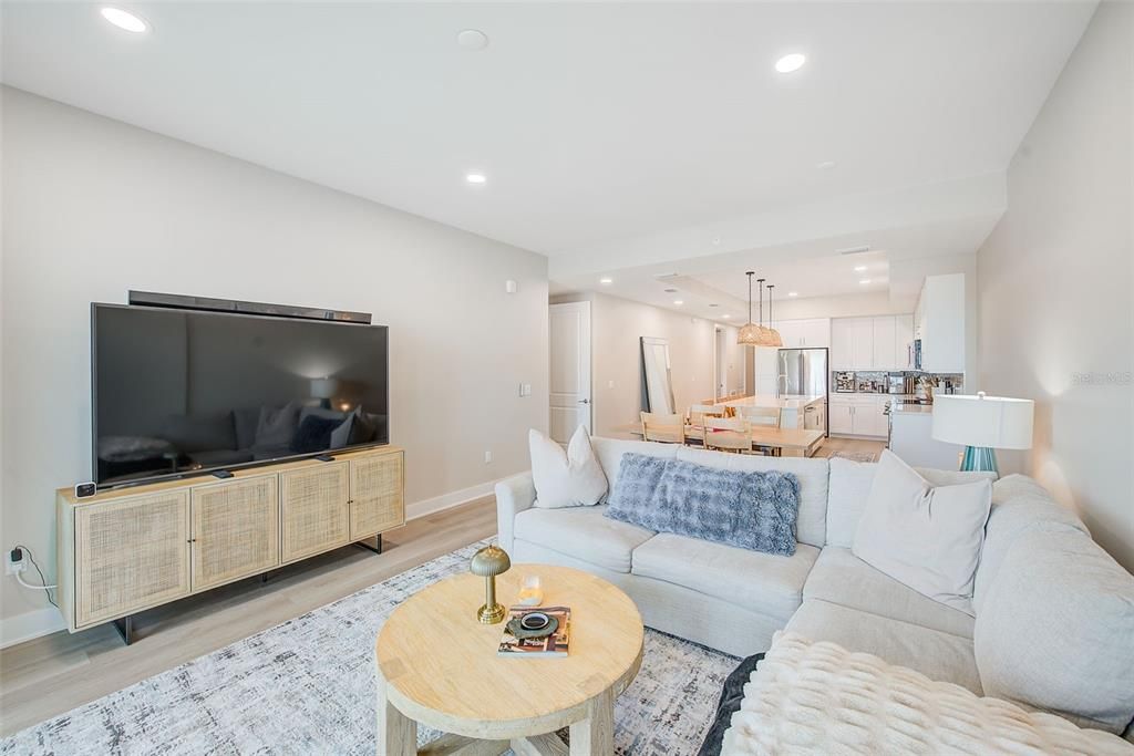 En Venta: $1,290,000 (3 camas, 3 baños, 1978 Pies cuadrados)