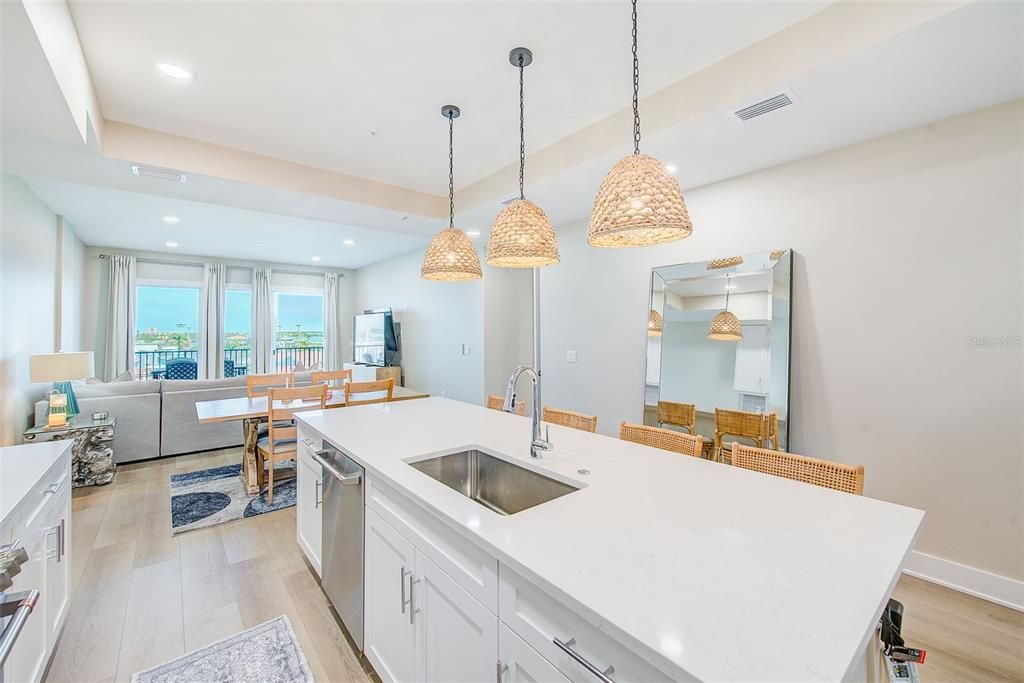 En Venta: $1,290,000 (3 camas, 3 baños, 1978 Pies cuadrados)