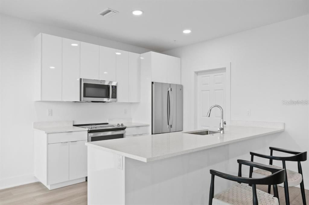 En Venta: $1,290,000 (3 camas, 3 baños, 1978 Pies cuadrados)