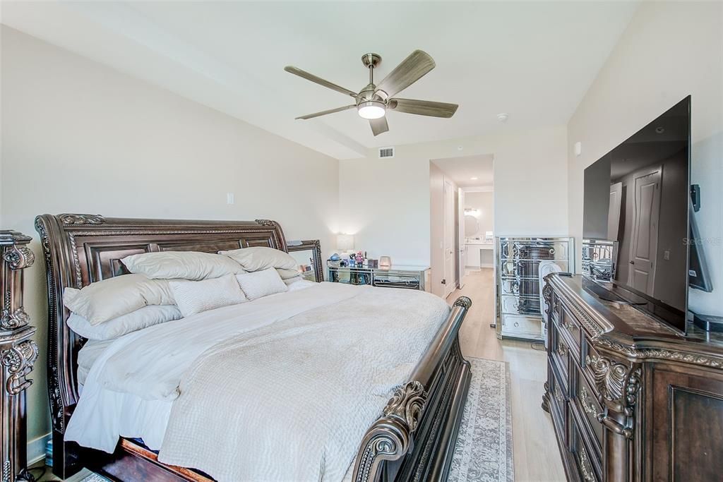 En Venta: $1,290,000 (3 camas, 3 baños, 1978 Pies cuadrados)